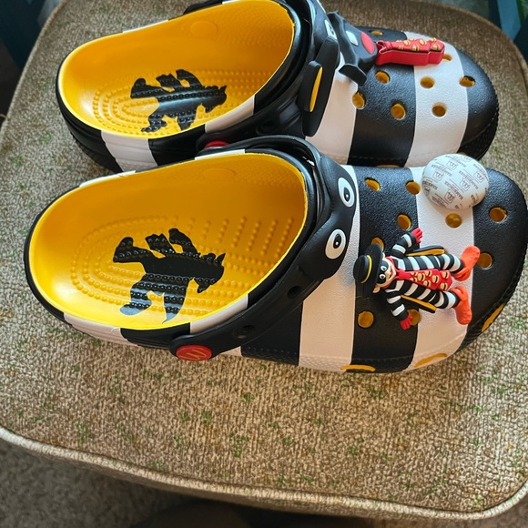 NWT CROCS - McDonalds x Crocs - The Hamburgler!! - Picture 3 of 8